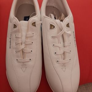 EASYSPIRIT WOMEN'S WALKING SHOES.AP1.SZ::11.B2A.NEW WITHOUT TAG.